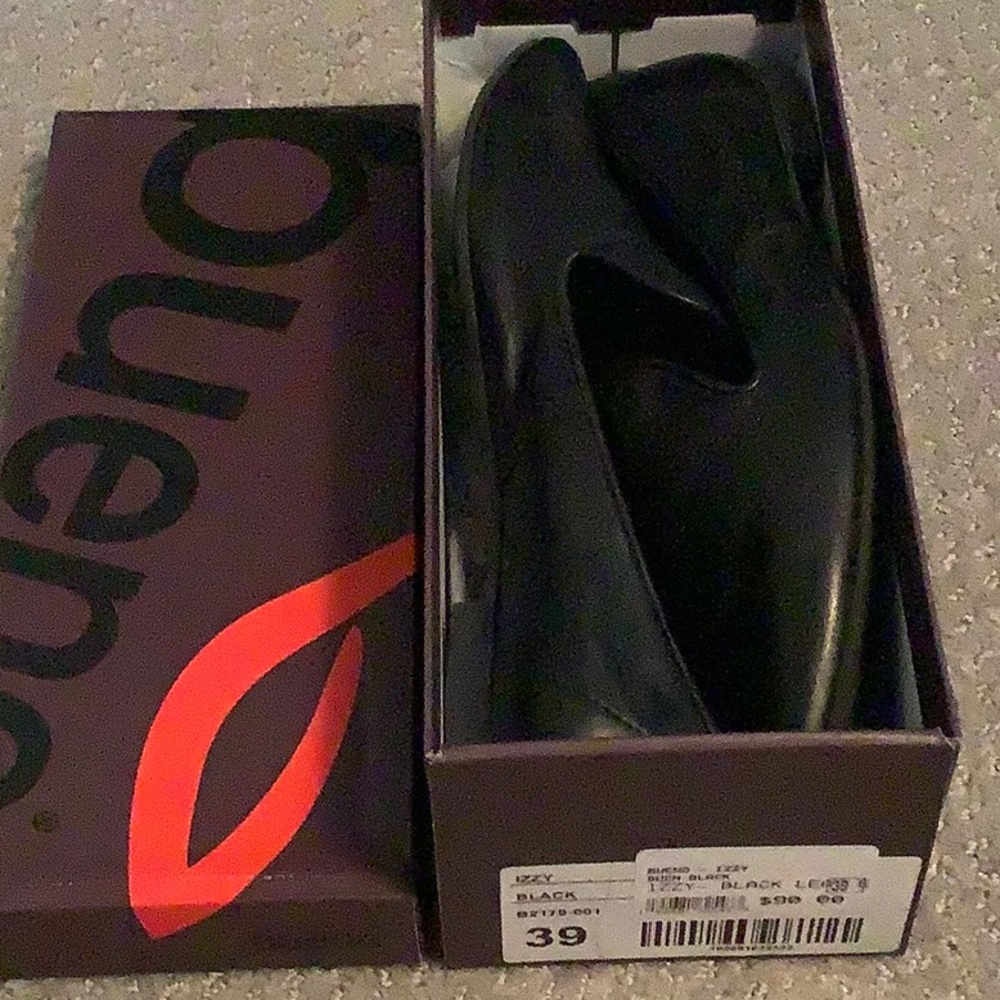 Bueno Izzy Black flats LIKE NEW